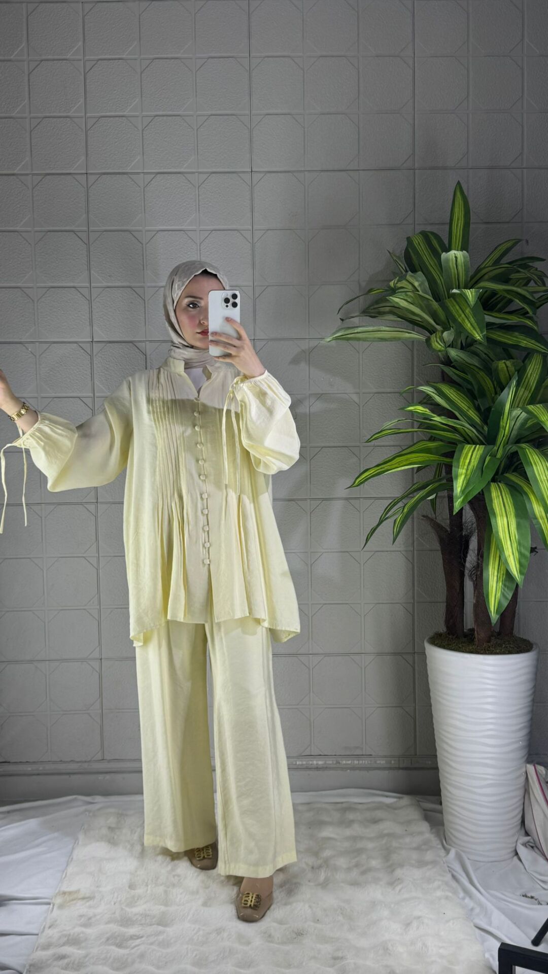 Biritli Model Pantolonlu Takım - Sarı
