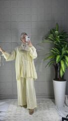 Biritli Model Pantolonlu Takım - Sarı