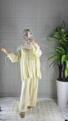 Biritli Model Pantolonlu Takım - Sarı